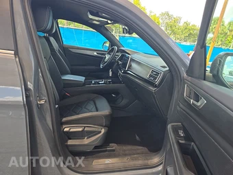 2025 Volkswagen Atlas Cross Sport 2.0T SE w/Technology - miniatura 8