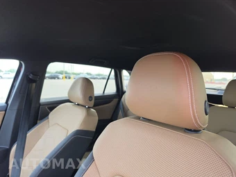2025 Volkswagen Atlas Cross Sport 2.0T SE w/Technology - miniatura 17