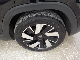 2025 Volkswagen Atlas Cross Sport 2.0T SE w/Technology - miniatura 4