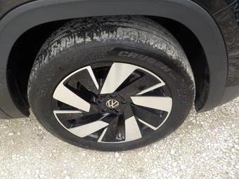 2025 Volkswagen Atlas Cross Sport 2.0T SE w/Technology - miniatura 8