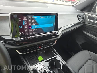 2025 Volkswagen Atlas Cross Sport 2.0T SE w/Technology - miniatura 11