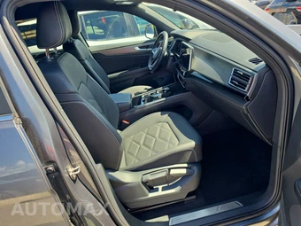 2025 Volkswagen Atlas Cross Sport 2.0T SE w/Technology - miniatura 14
