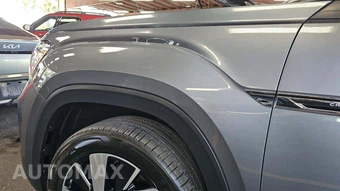 2025 Volkswagen Atlas Cross Sport 2.0T SE w/Technology - miniatura 24