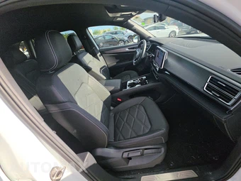 2025 Volkswagen Atlas Cross Sport 2.0T SE w/Technology - miniatura 8