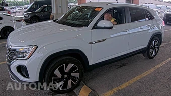 2025 Volkswagen Atlas Cross Sport 2.0T SE w/Technology