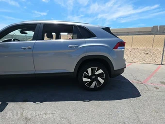 2025 Volkswagen Atlas Cross Sport 2.0T SE w/Technology - miniatura 3