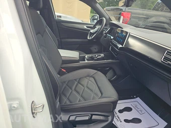 2025 Volkswagen Atlas Cross Sport 2.0T SE w/Technology - miniatura 14