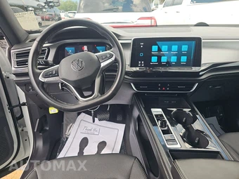 2025 Volkswagen Atlas Cross Sport 2.0T SE w/Technology - miniatura 17