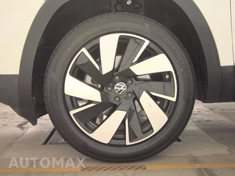 2025 Volkswagen Atlas Cross Sport 2.0T SE w/Technology - miniatura 9