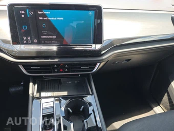 2025 Volkswagen Atlas Cross Sport 2.0T SE w/Technology - miniatura 17