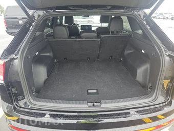 2025 Volkswagen Atlas Cross Sport 2.0T SE w/Technology - miniatura 17