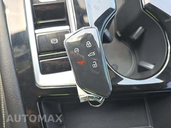 2025 Volkswagen Atlas Cross Sport 2.0T SEL R-Line Black – miniatura 5