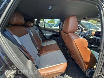 2025 Volkswagen ID.4 Pro – miniatura 17