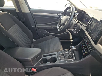 2025 Volkswagen Jetta S - miniatura 8