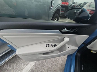 2025 Volkswagen Jetta S - miniatura 9