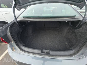 2025 Volkswagen Jetta S - miniatura 16