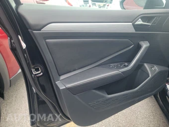 2025 Volkswagen Jetta S - miniatura 9