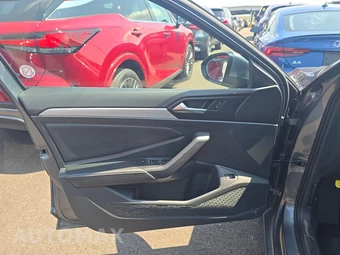 2025 Volkswagen Jetta S - miniatura 9