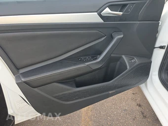 2025 Volkswagen Jetta S – miniatura 9