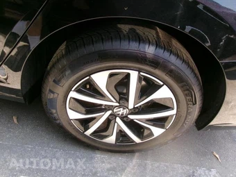 2025 Volkswagen Jetta S – miniatura 17