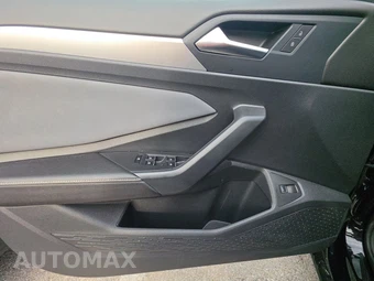 2025 Volkswagen Jetta SE - miniatura 9