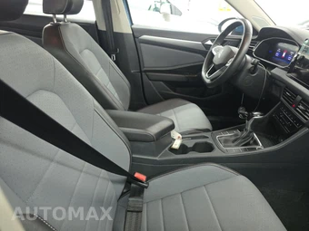 2025 Volkswagen Jetta SE – miniatura 8