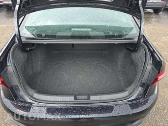 2025 Volkswagen Jetta SE - miniatura 14
