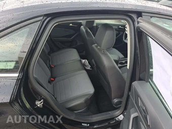 2025 Volkswagen Jetta SE - miniatura 16