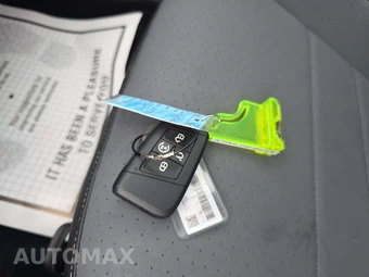 2025 Volkswagen Jetta SE - miniatura 8