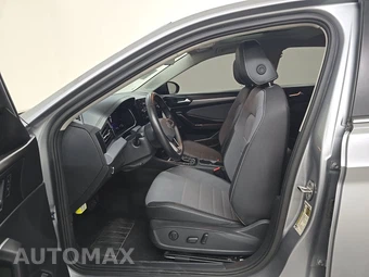 2025 Volkswagen Jetta SE – miniatura 7