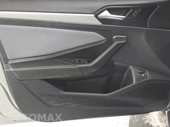 2025 Volkswagen Jetta SE – miniatura 9