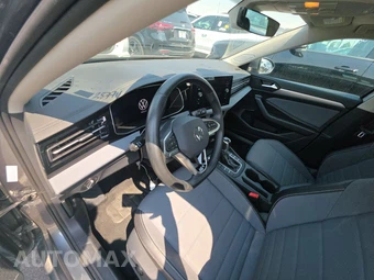 2025 Volkswagen Jetta SE - miniatura 10