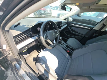2025 Volkswagen Jetta SE - miniatura 11