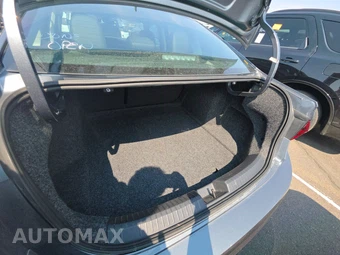 2025 Volkswagen Jetta SE - miniatura 16
