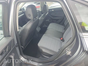 2025 Volkswagen Jetta SE - miniatura 13