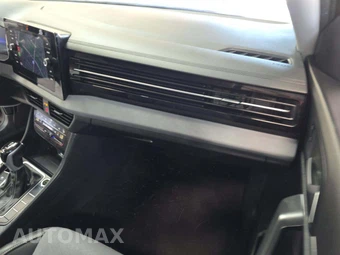 2025 Volkswagen Jetta SE – miniatura 16