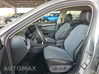 2025 Volkswagen Jetta SE - miniatura 7