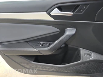 2025 Volkswagen Jetta SE - miniatura 9