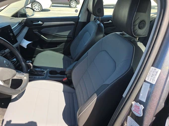 2025 Volkswagen Jetta SE - miniatura 7