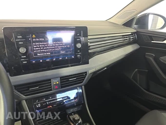 2025 Volkswagen Jetta SE - miniatura 11