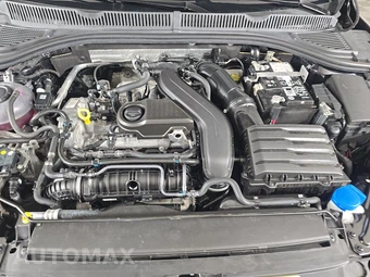 2025 Volkswagen Jetta SE - miniatura 16