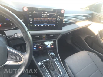 2025 Volkswagen Jetta SE - miniatura 11