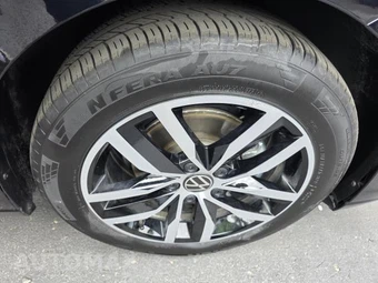 2025 Volkswagen Jetta SE - miniatura 14