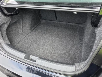 2025 Volkswagen Jetta SE - miniatura 5