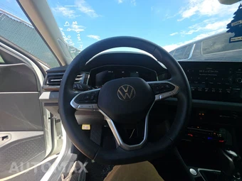 2025 Volkswagen Jetta SE - miniatura 10