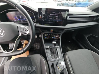 2025 Volkswagen Jetta Sport - miniatura 11