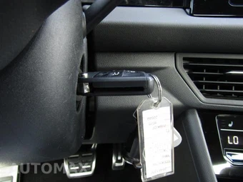 2025 Volkswagen Jetta Sport - miniatura 3