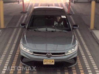 2025 Volkswagen Jetta Sport - miniatura 2