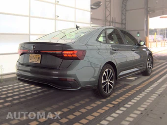 2025 Volkswagen Jetta Sport - miniatura 4