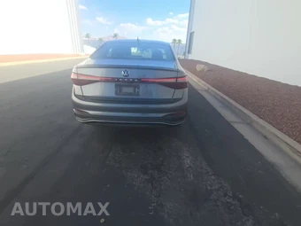 2025 Volkswagen Jetta Sport - miniatura 5